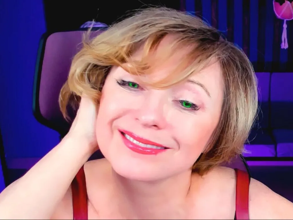 Live sex webcam photo for VivienVood #278003646