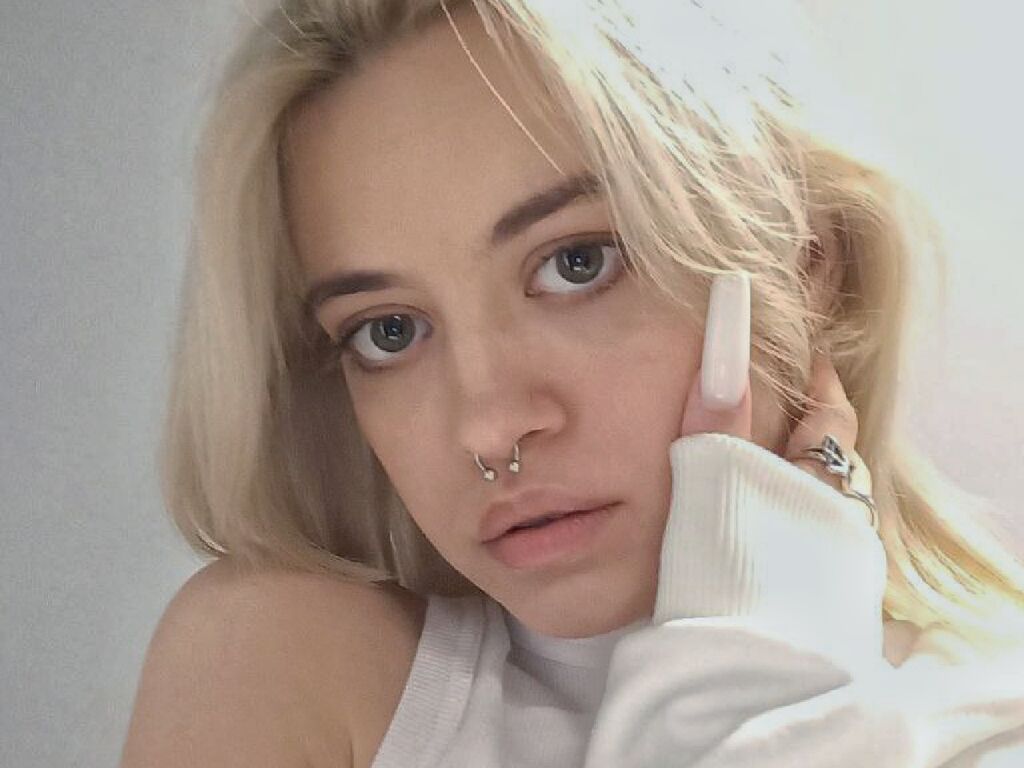 Live sex webcam photo for WendyDolsen #276696676