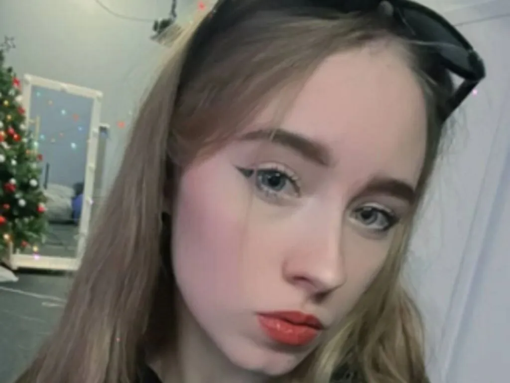 Live sex webcam photo for WhitneyAspell #277888576