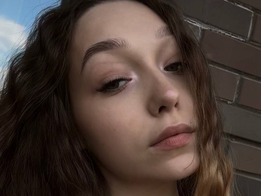 Live sex webcam photo for WillaCunard #277952626