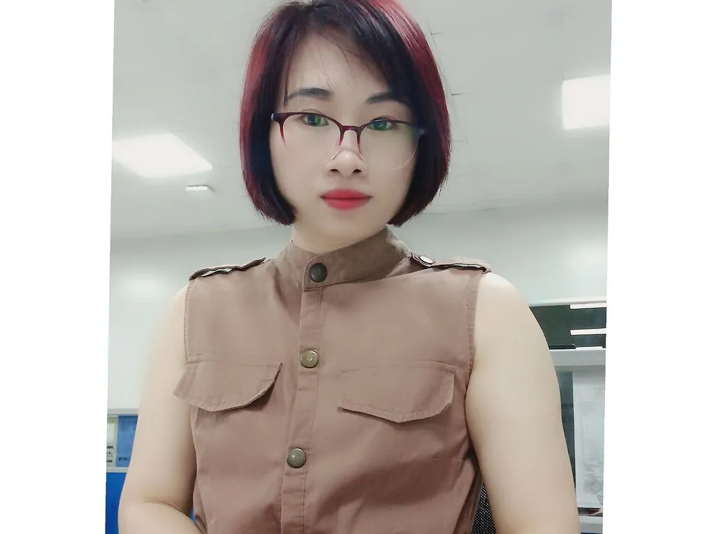 Live sex webcam photo for YenRona #276475065