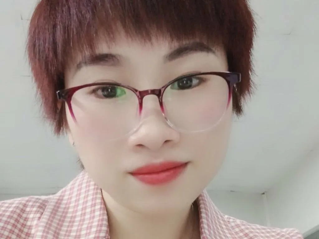 Live sex webcam photo for YenSpell #276277481