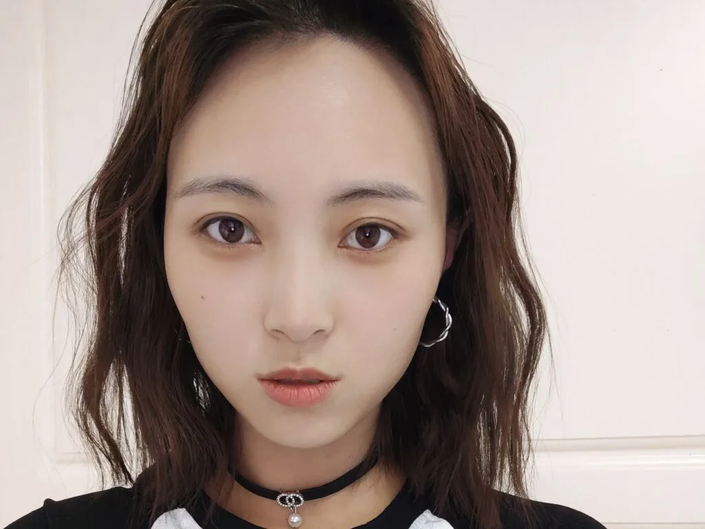 Live sex webcam photo for ZhangWeijuan #277455762