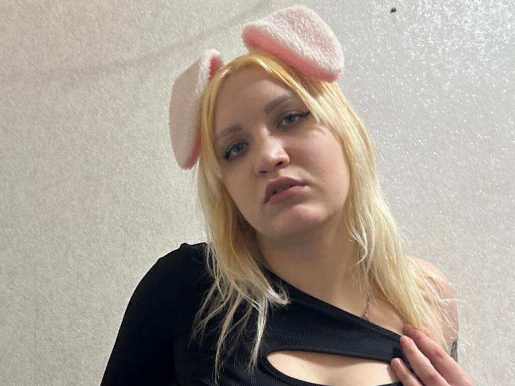 Live sex webcam photo for lunaMols #277099254