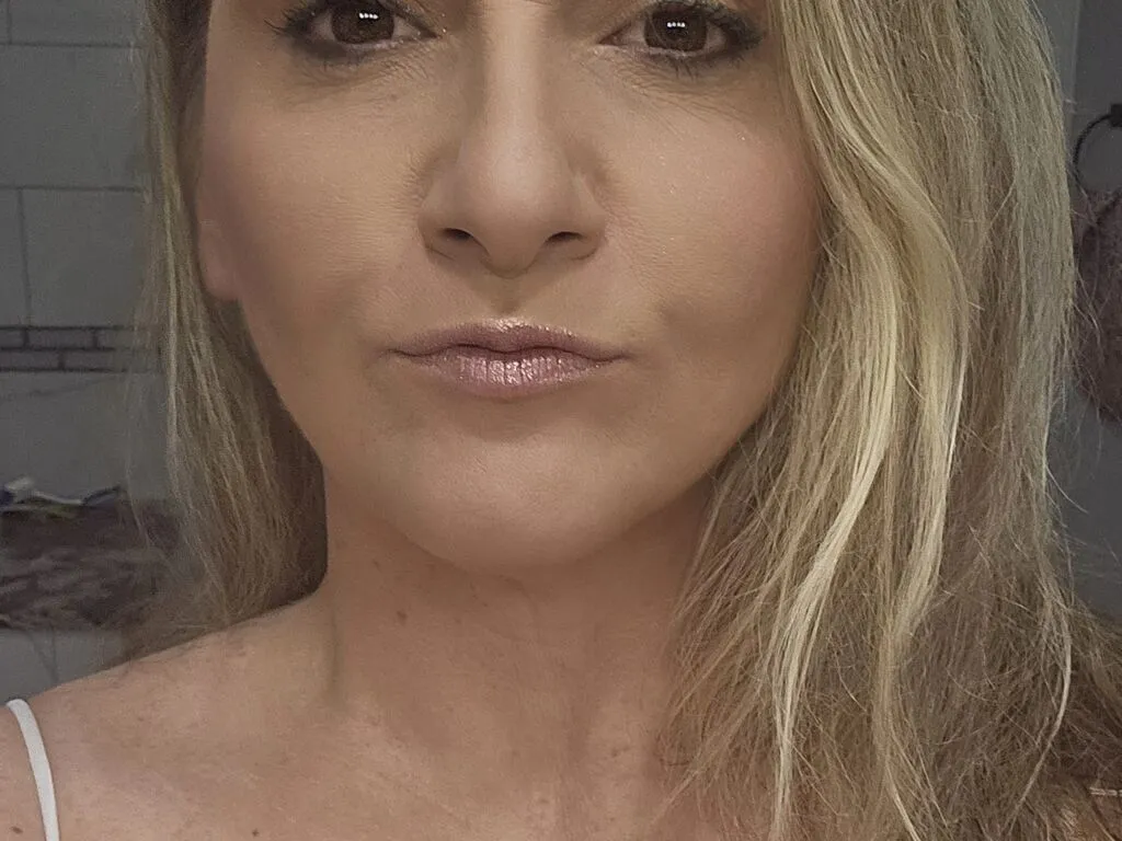 Live sex webcam photo for tiffaknee #278286577