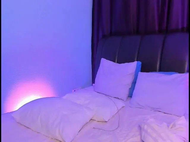 Live sex webcam photo for A11yson #273934482