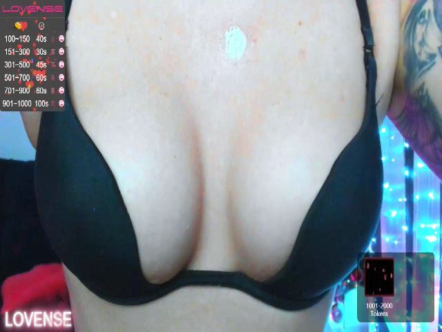 Live sex webcam photo for AAA_Yas #271689477