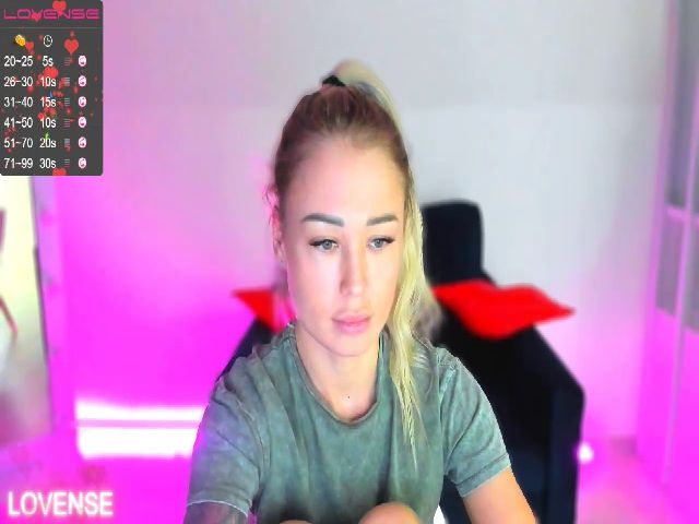 Live sex webcam photo for AAA_Yas #272152220