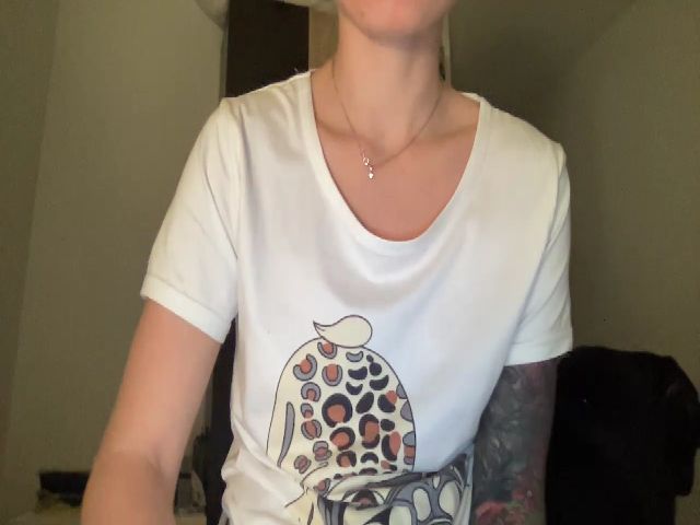 Live sex webcam photo for AAA_Yas #272992002