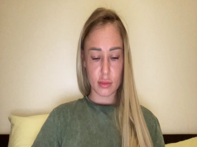 Live sex webcam photo for AAA_Yas #273077833