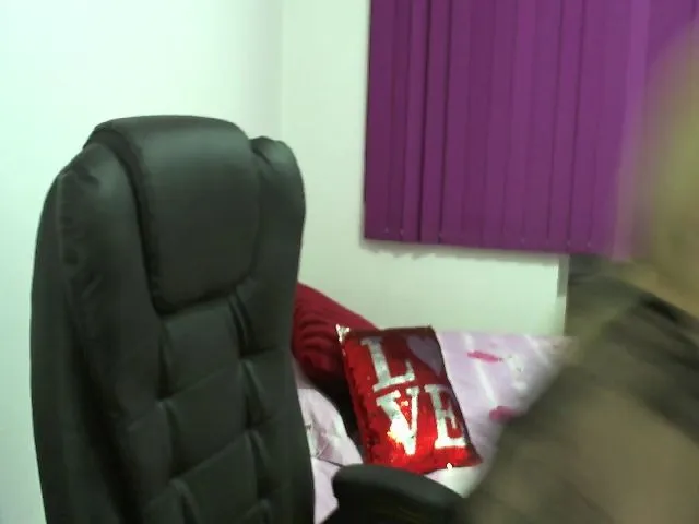 Live sex webcam photo for AAngelHott #272813834