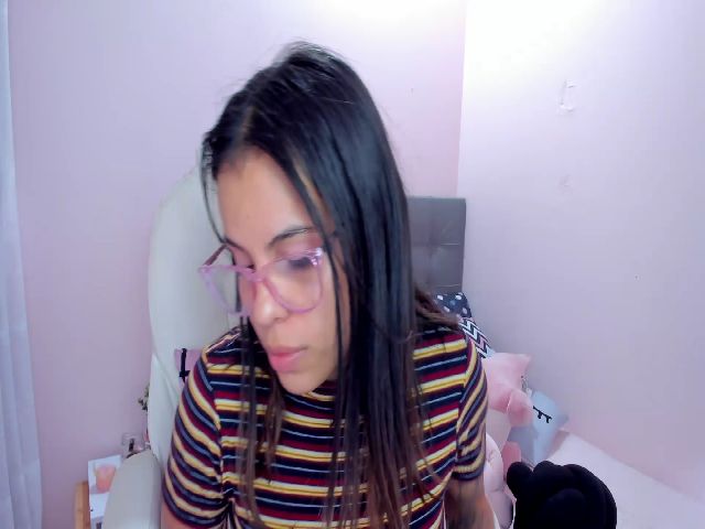 Live sex webcam photo for AMBERTAYLOR_ #274117128