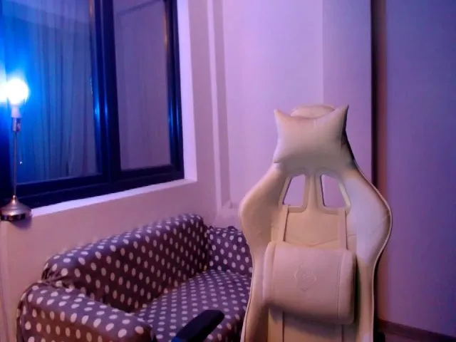 Live sex webcam photo for ANAzingERICKA #272959549