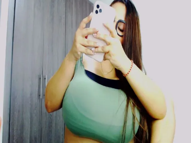 Live sex webcam photo for ANGE_TIS #271816476