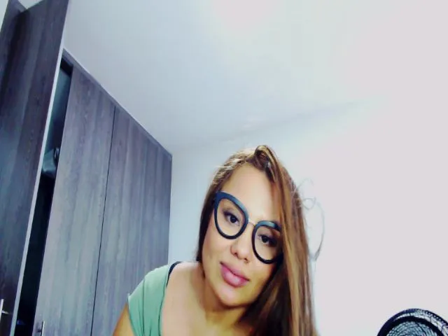 Live sex webcam photo for ANGE_TIS #272177211