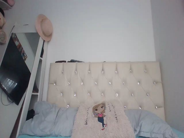 Live sex webcam photo for ANGIEBIGTIT #273654658