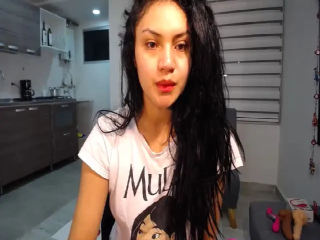 Live sex webcam photo for ANNPARDO #273857222