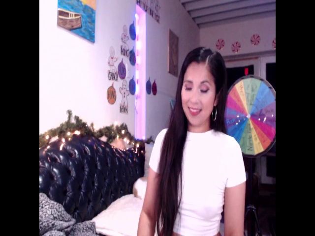 Live sex webcam photo for ATinyCassie #271691875