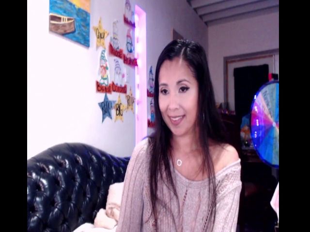 Live sex webcam photo for ATinyCassie #272105091