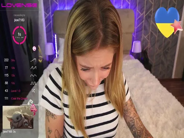 Live sex webcam photo for AVoicePrinces #274542383