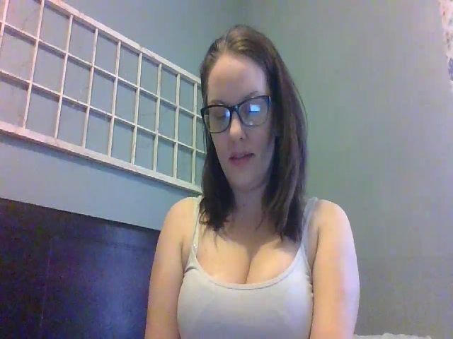 Live sex webcam photo for A_M_Y_ #272286413