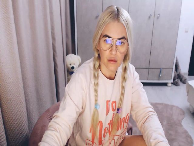 Live sex webcam photo for A_Sweet_Girl_ #272472306