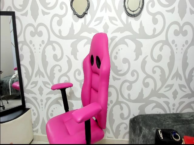 Live sex webcam photo for A_nastasia #271792419