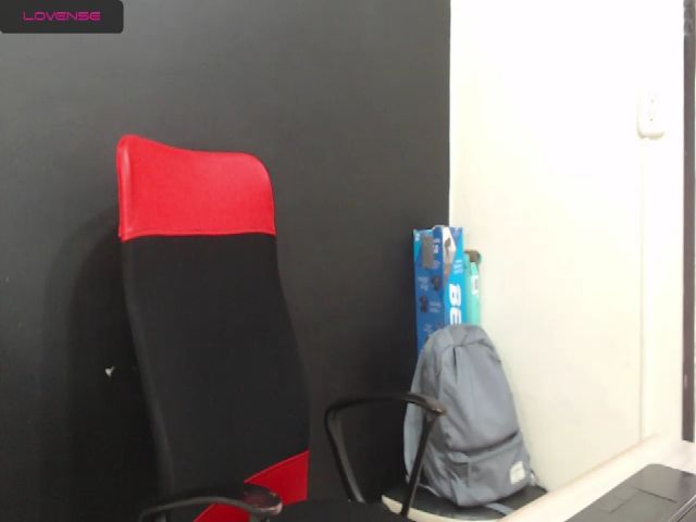 Live sex webcam photo for A_nastasia #271815795