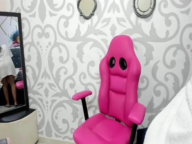 Live sex webcam photo for A_nastasia #271819539