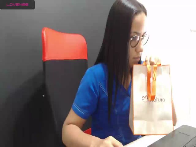 Live sex webcam photo for A_nastasia #271830238