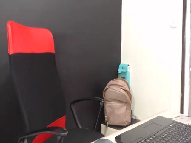 Live sex webcam photo for A_nastasia #272282489