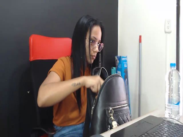 Live sex webcam photo for A_nastasia #272451565