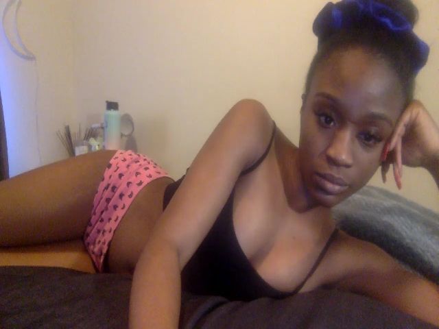 Live sex webcam photo for AaliyahT #271915712