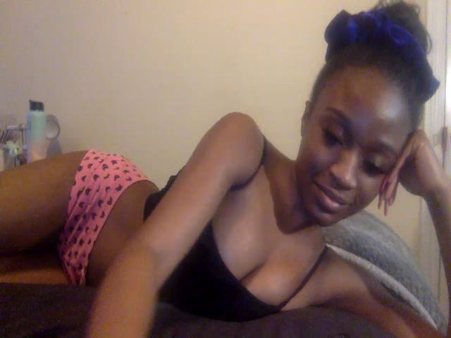 Live sex webcam photo for AaliyahT #271915762