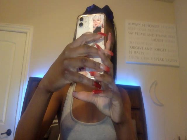 Live sex webcam photo for AaliyahT #271950036