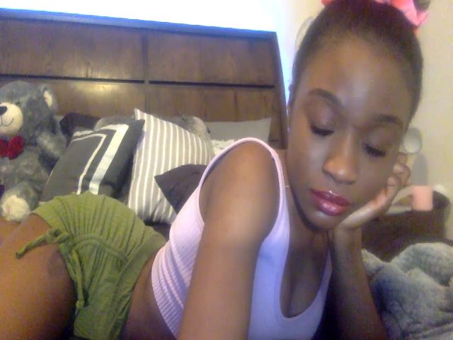 Live sex webcam photo for AaliyahT #271961323