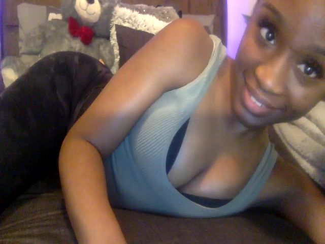 Live sex webcam photo for AaliyahT #271987740