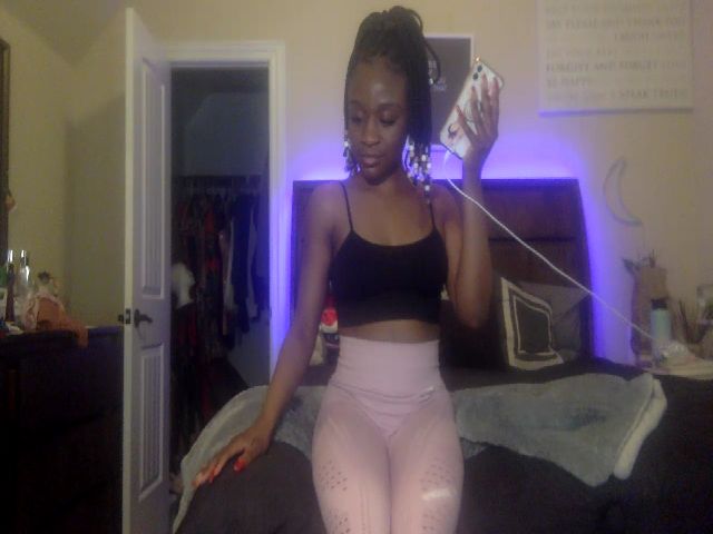 Live sex webcam photo for AaliyahT #272049570