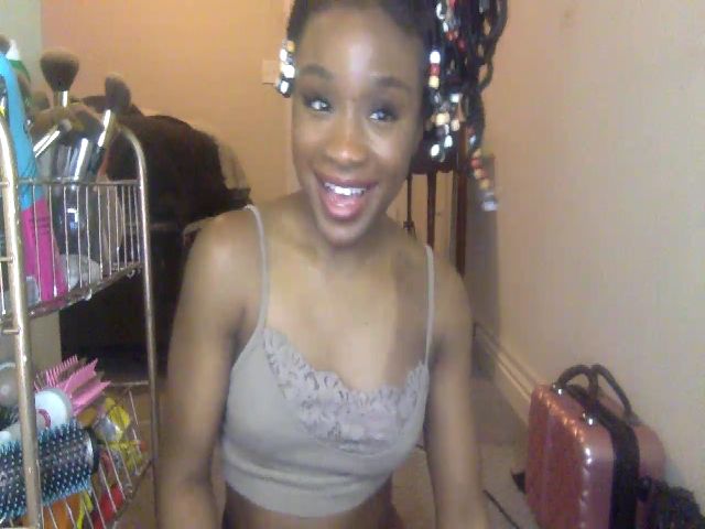 Live sex webcam photo for AaliyahT #272340929