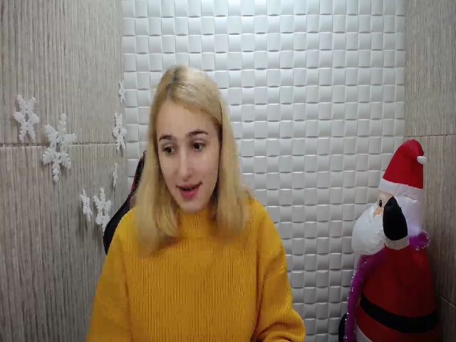 Live sex webcam photo for AbbieMaley #271944567