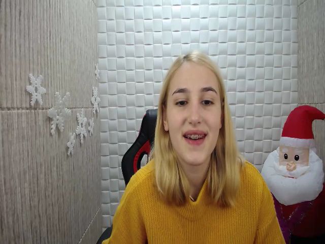 Live sex webcam photo for AbbieMaley #271954948
