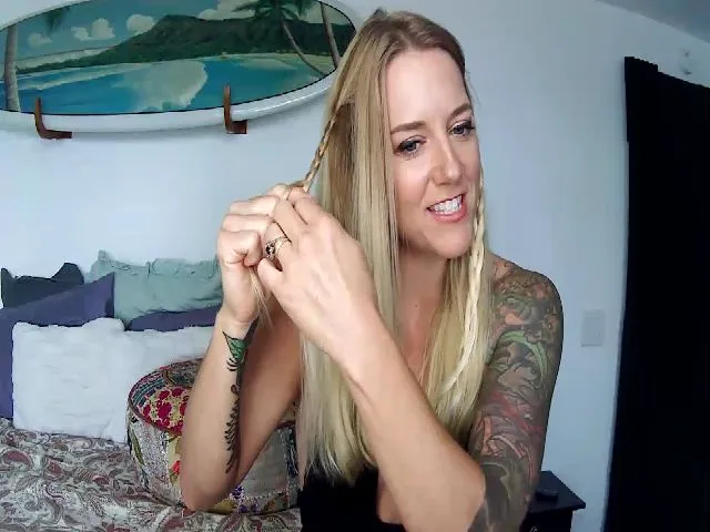 Live sex webcam photo for Abbie_Hoffman #273465686