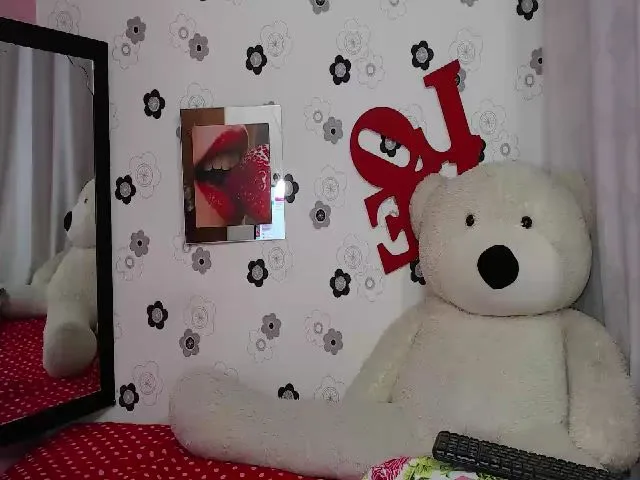 Live sex webcam photo for AbbyCollinss #272427783