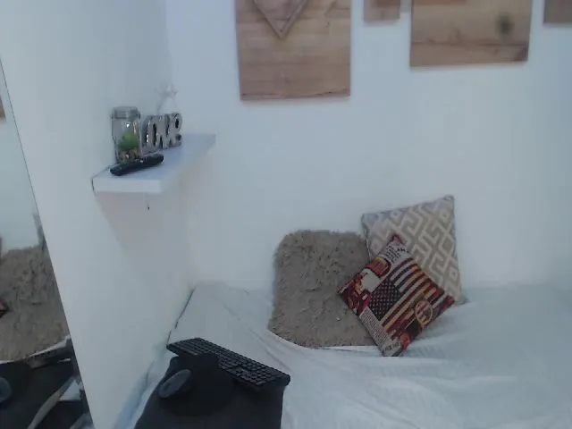 Live sex webcam photo for AbbyCollinss #272527754