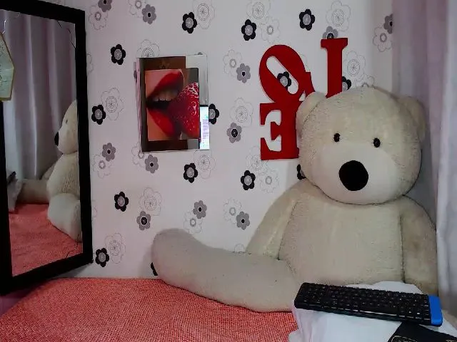 Live sex webcam photo for AbbyCollinss #272758481