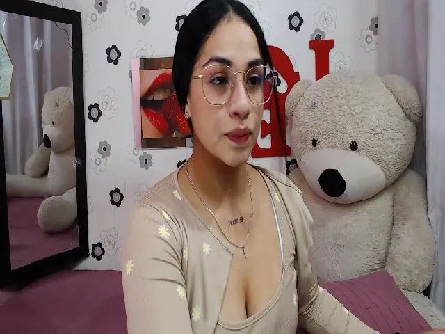 Live sex webcam photo for AbbyCollinss #273142263