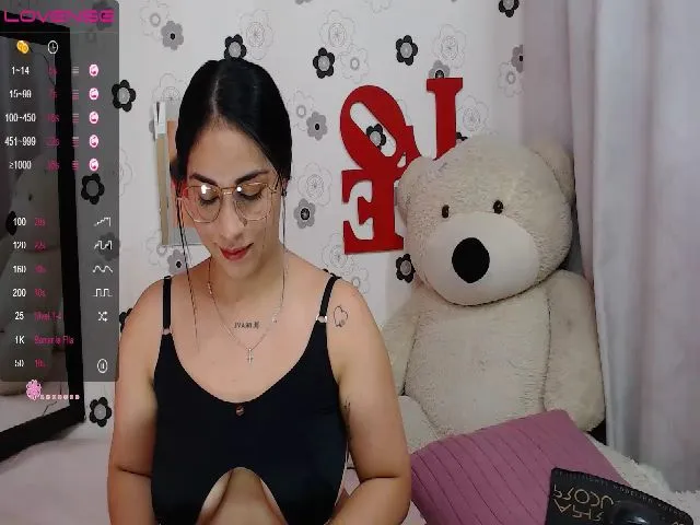 Live sex webcam photo for AbbyCollinss #273192772