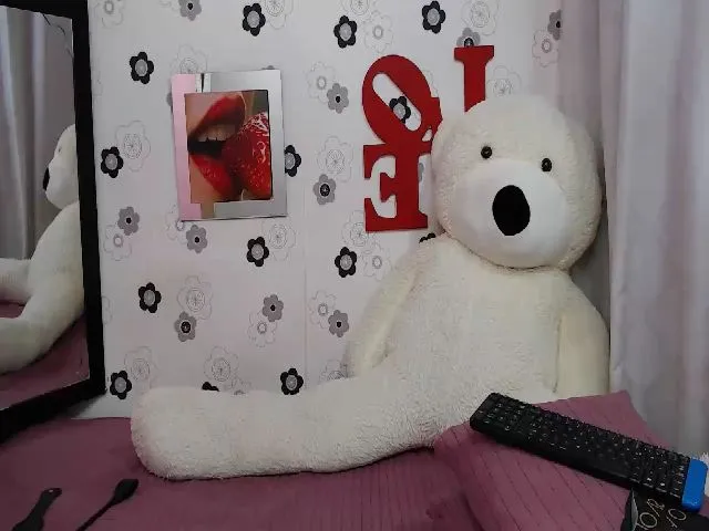 Live sex webcam photo for AbbyCollinss #273530460