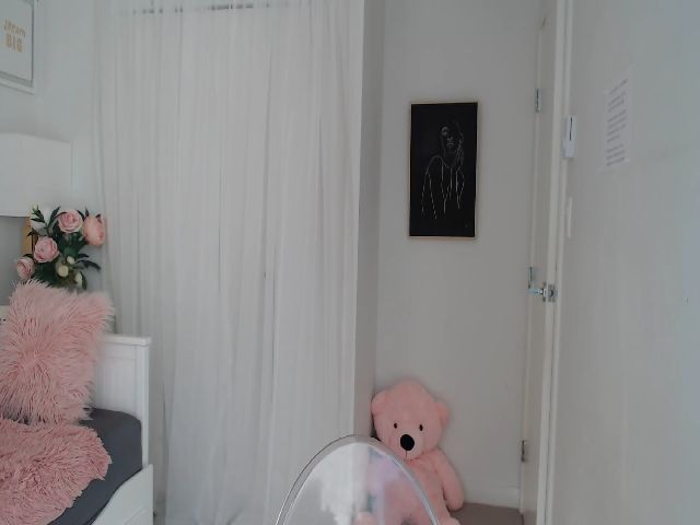 Live sex webcam photo for AdaFox #271856235