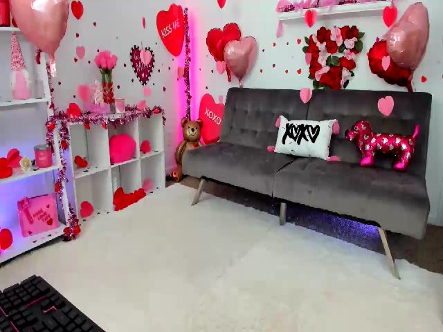 Live sex webcam photo for AddiLee #272469020